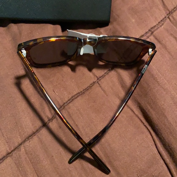 Tortoise Shell Sunglasses by Prive’ Revaux Brand. - Picture 3 of 10
